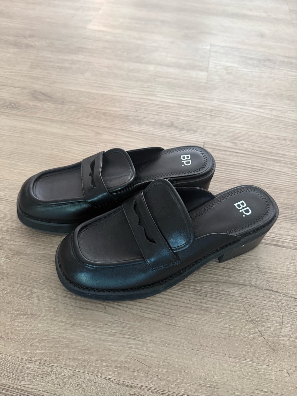 Women’s BP black heeled mules